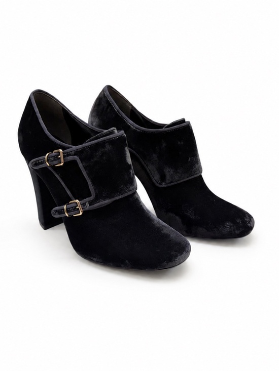 Tory Burch Shoes - NWOT Tory Burch Velvet Block Heel Pumps Gold Buckle 9M